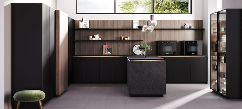 Rotpunkt küche mit Steinoptik Fronten und Holz